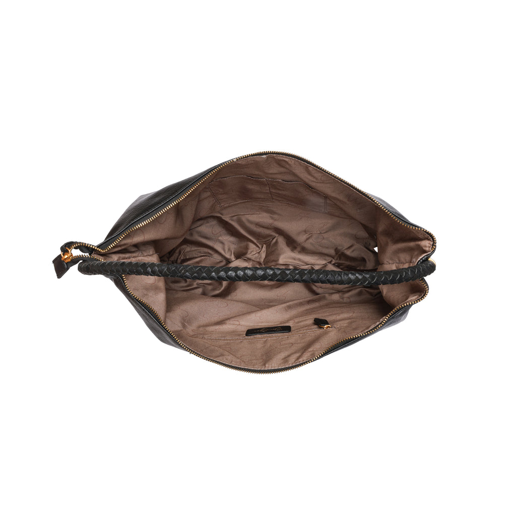 Darlene Hobo in Meteorite