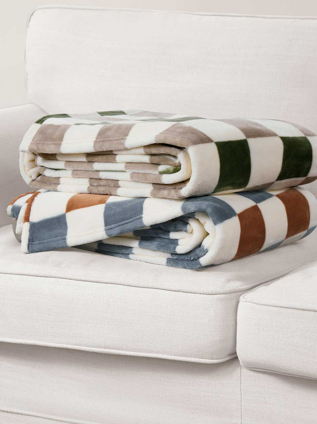 Emery Checkerboard Plush Throw in Olive & Grey