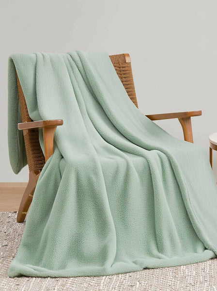 【希少】BOEING BLANKET Faux Fur Throw Blanket in Sea Foam Green – Jessica Simpson
