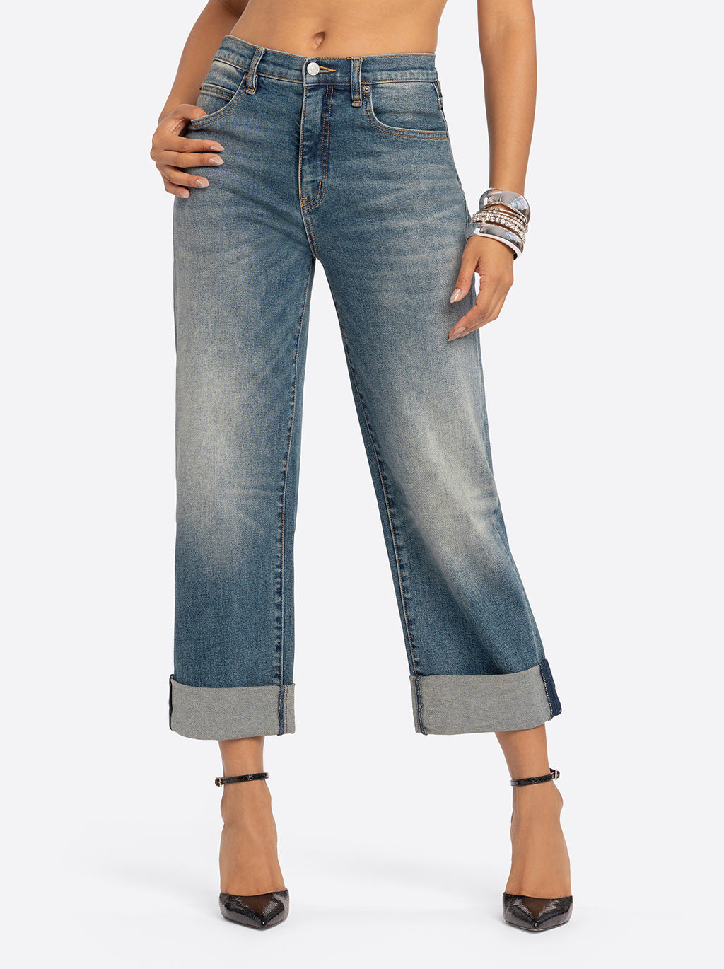 Jessica Simpson 2.0 Billie Relaxed Jeans in Sully