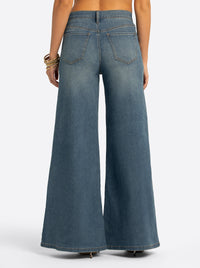 JS Jessica Simpson Claremont Super Wide Leg Jean in Seashell