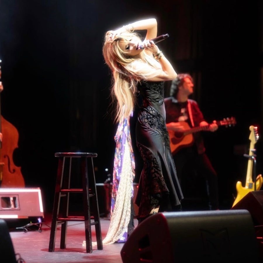 Jessica Simpson on stage performing