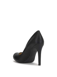 Calie Pump in Black