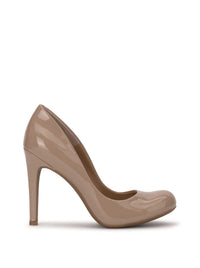Calie Pump in Patent Chai Latte