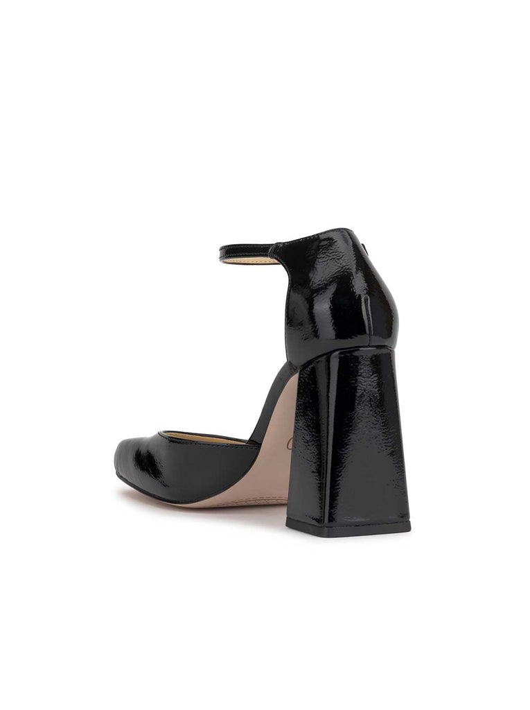 Lollah Block Heel Pump in Black