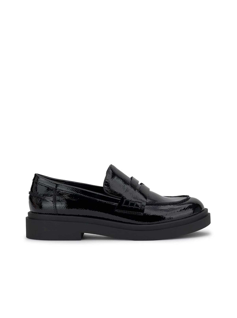 Xuris Loafer in Black Patent