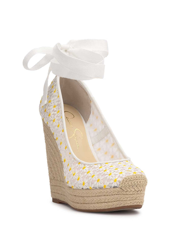 Zexie Wedge in White Floral