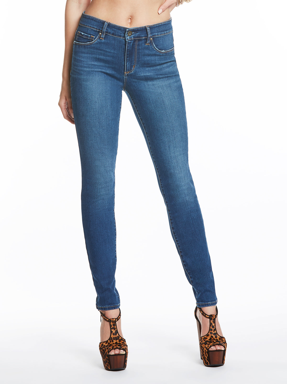 Kiss Me Skinny Jeans in Sweet Charlotte