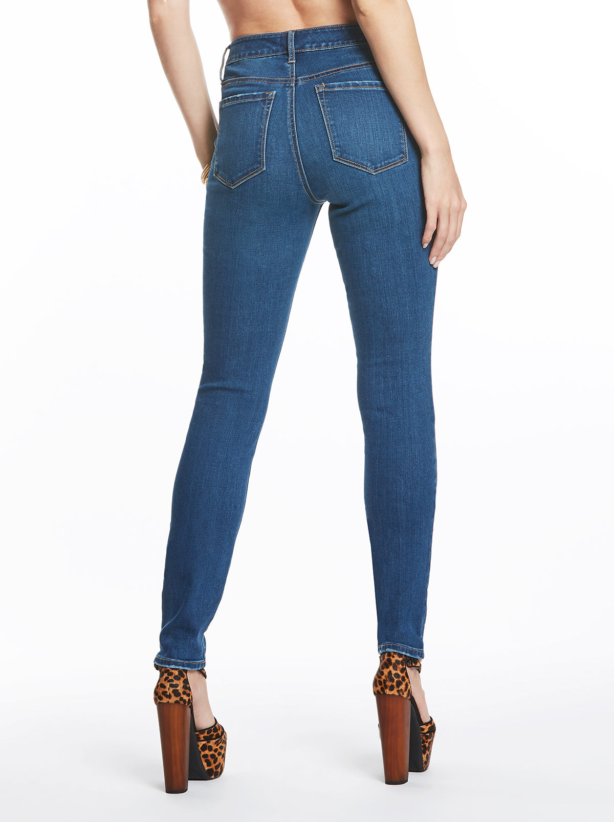 Kiss Me Skinny Jeans in Sweet Charlotte