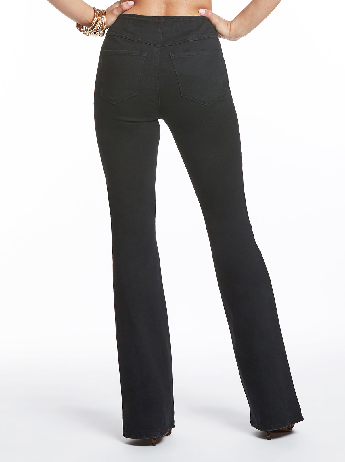 Jessica Simpson Women's Mid Rise Slight Flare Soft Stretch Boot Cut Jeans  (Black Rinse, 4/27) 